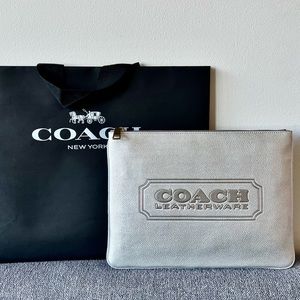 COACH Pouch